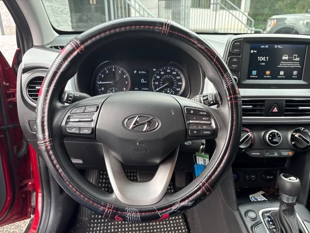 Used 2019 Red Hyundai SE image 9