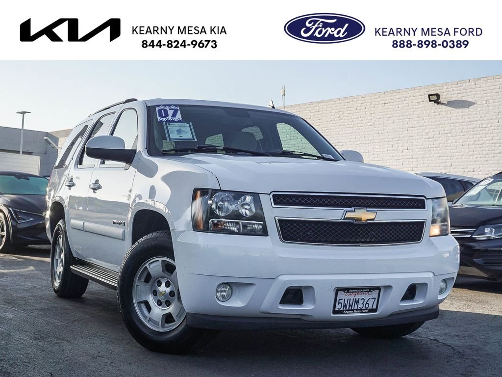 Used 2007 White Chevrolet LT image 1