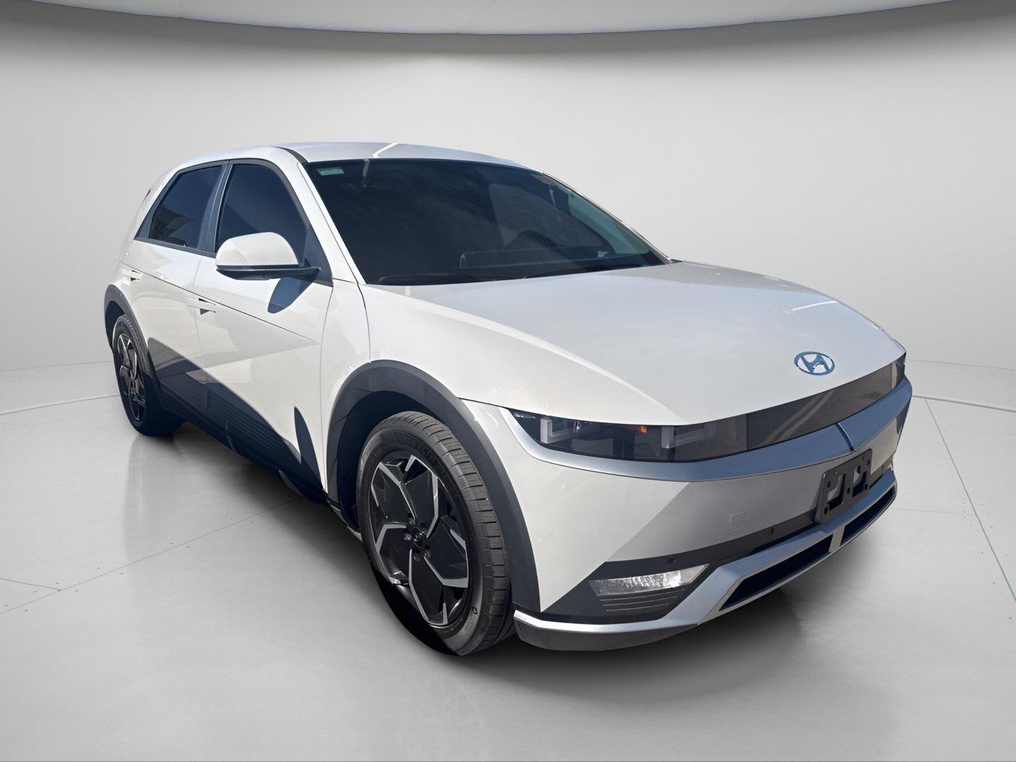 Used 2024 Cyber Gray Hyundai SEL image 2