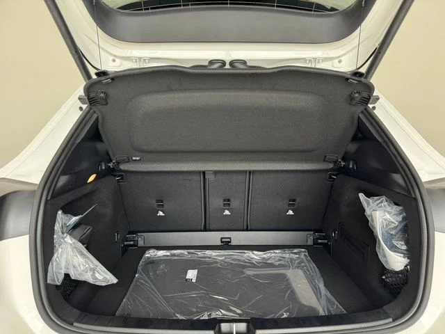 New 2026  Mercedes-Benz GLA 250 image 8