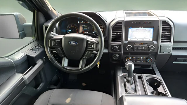 Used 2019  Ford  image 9