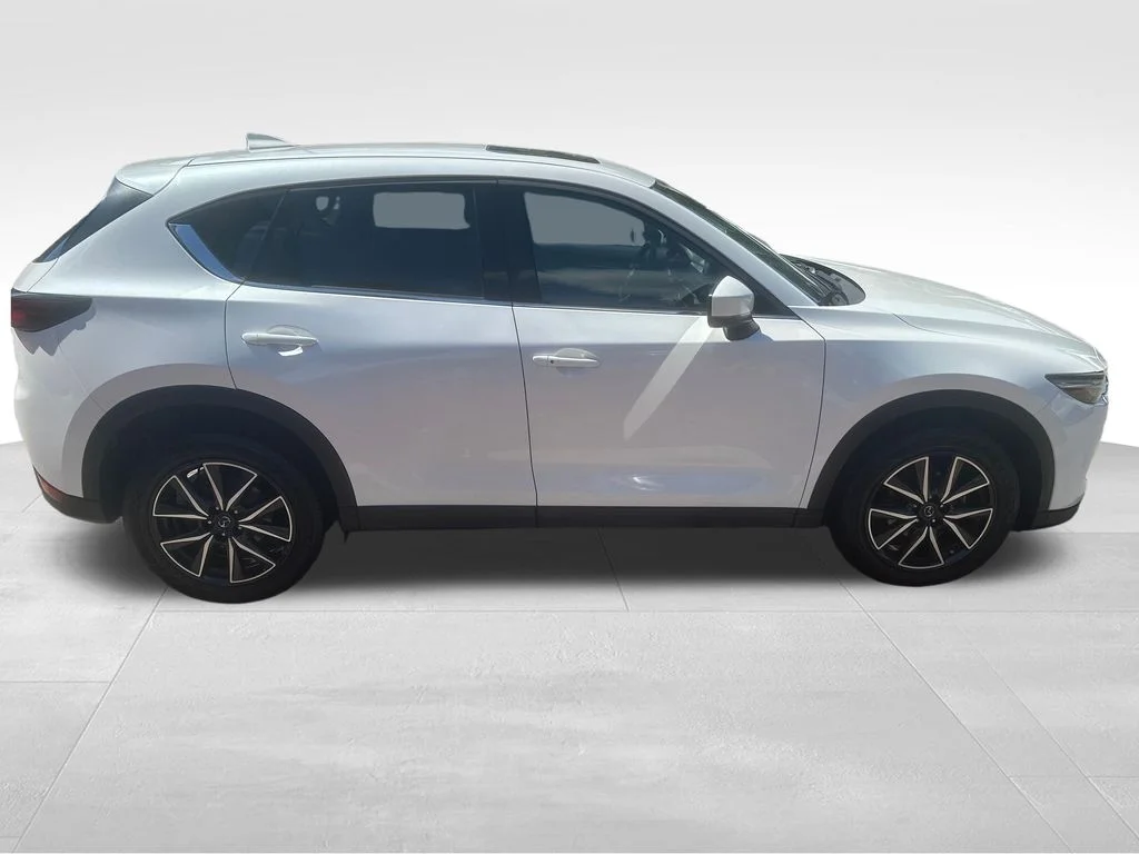 Used 2017 White Mazda Grand Touring image 28