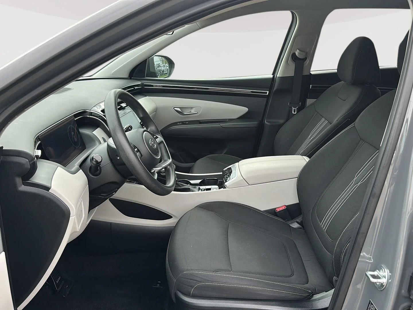 Used 2024 Hampton Gray Hyundai SEL image 13