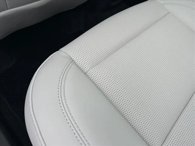 Used 2026 White Buick Avenir image 18
