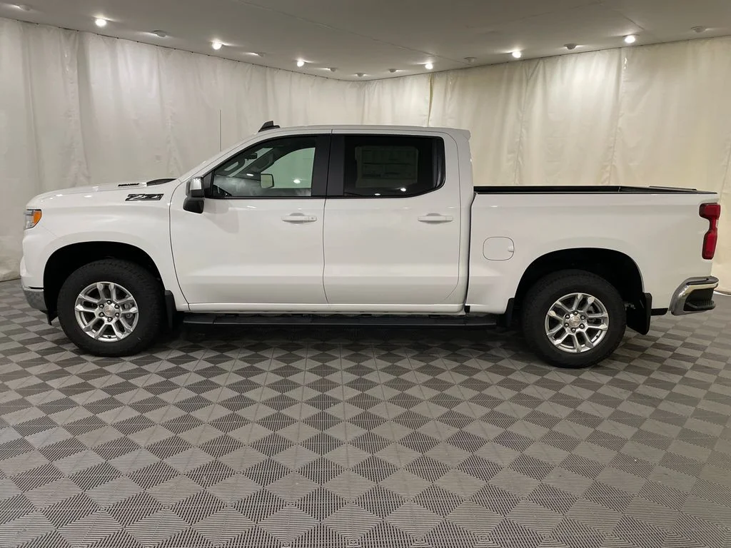 2026 Chevrolet Silverado 1500 LT - Photo 9