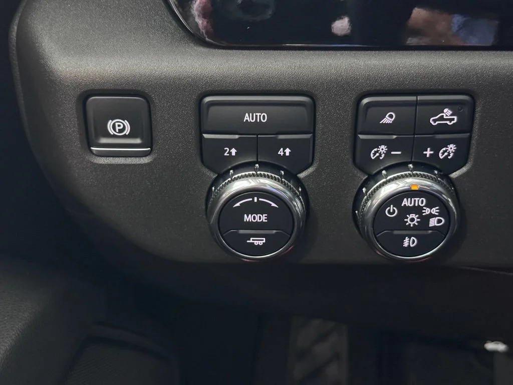 2025 GMC Sierra 1500 SLT - Photo 24