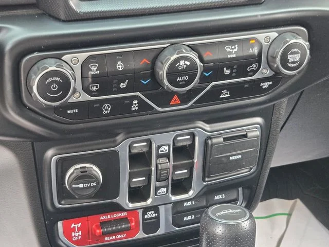 Used 2023 Silver Jeep Mojave image 28