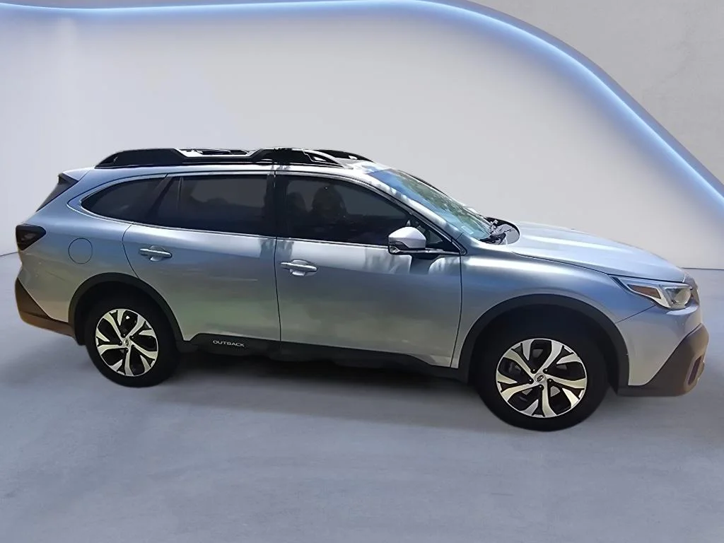 Used 2021 Ice Silver Metallic Subaru Limited image 6