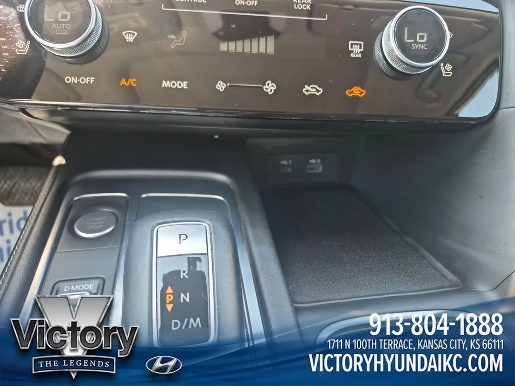Used 2022 White INFINITI LUXE image 18