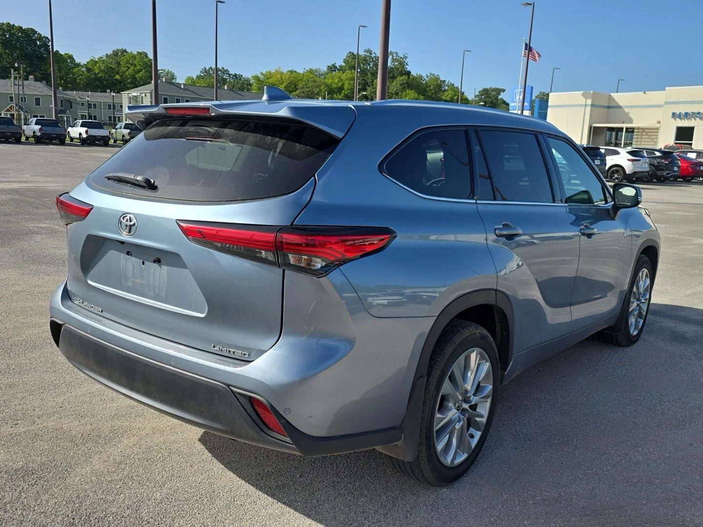 Used 2021 Moondust Toyota Platinum image 3