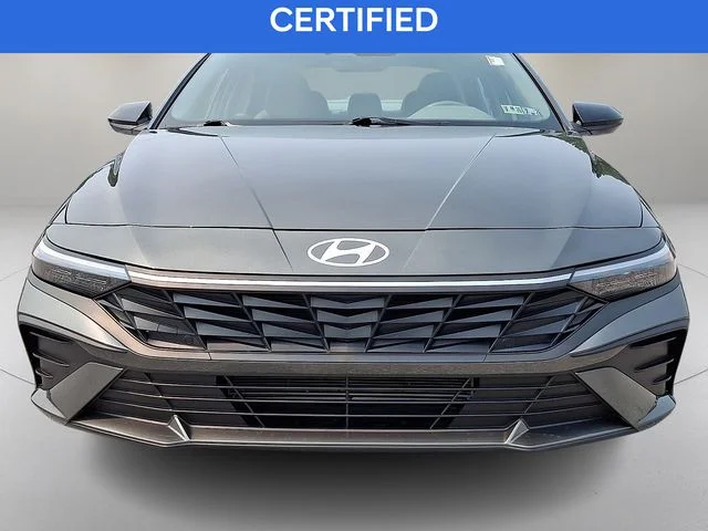 Used 2025 Gray Hyundai SEL Sport image 3