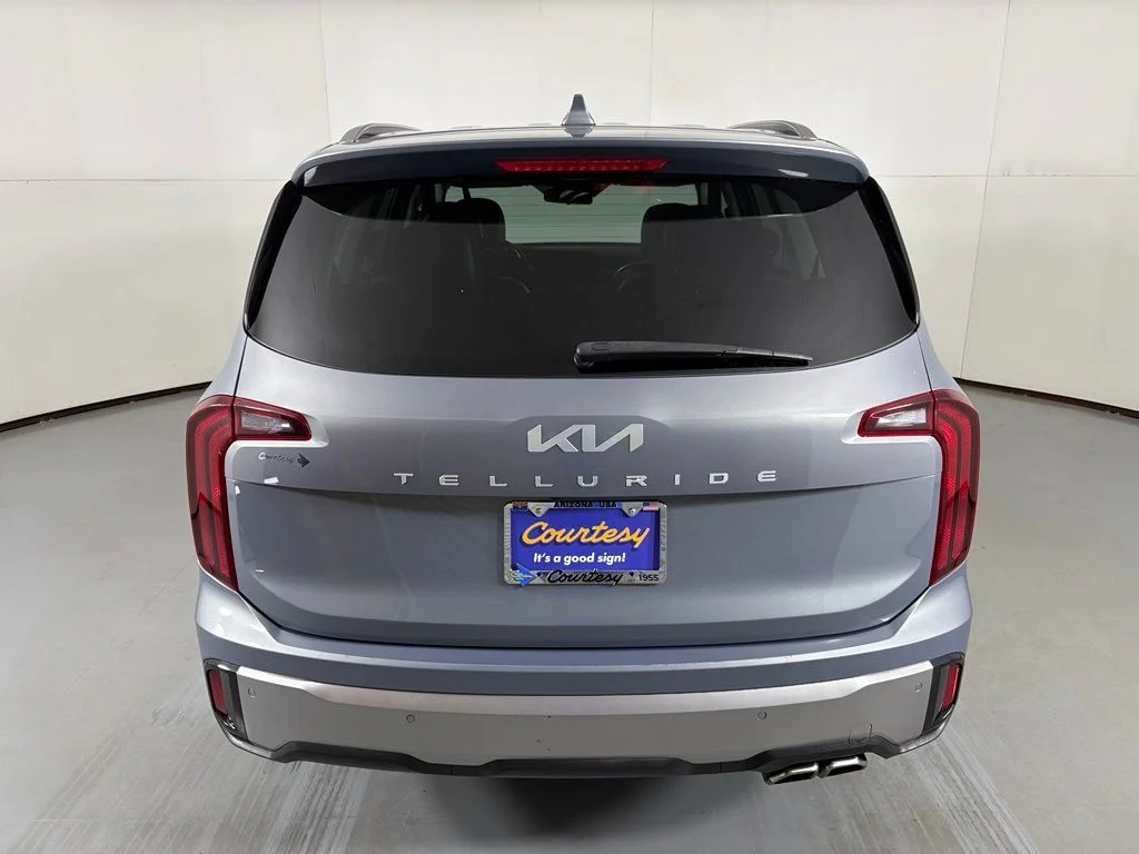 Used 2025 Silver Kia S image 7