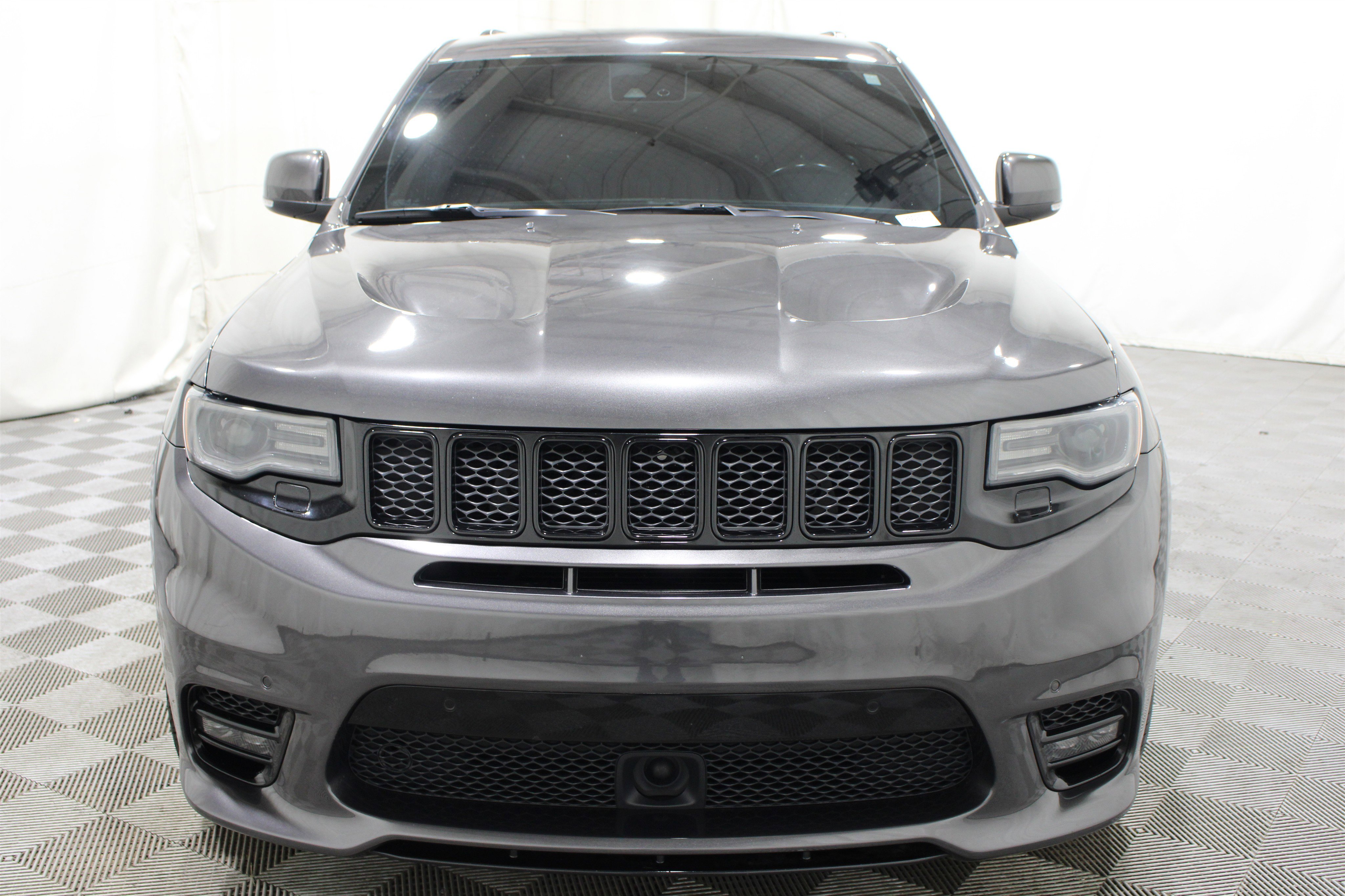 Used 2017 Granite Crystal Metallic Clearcoat Jeep SRT image 38
