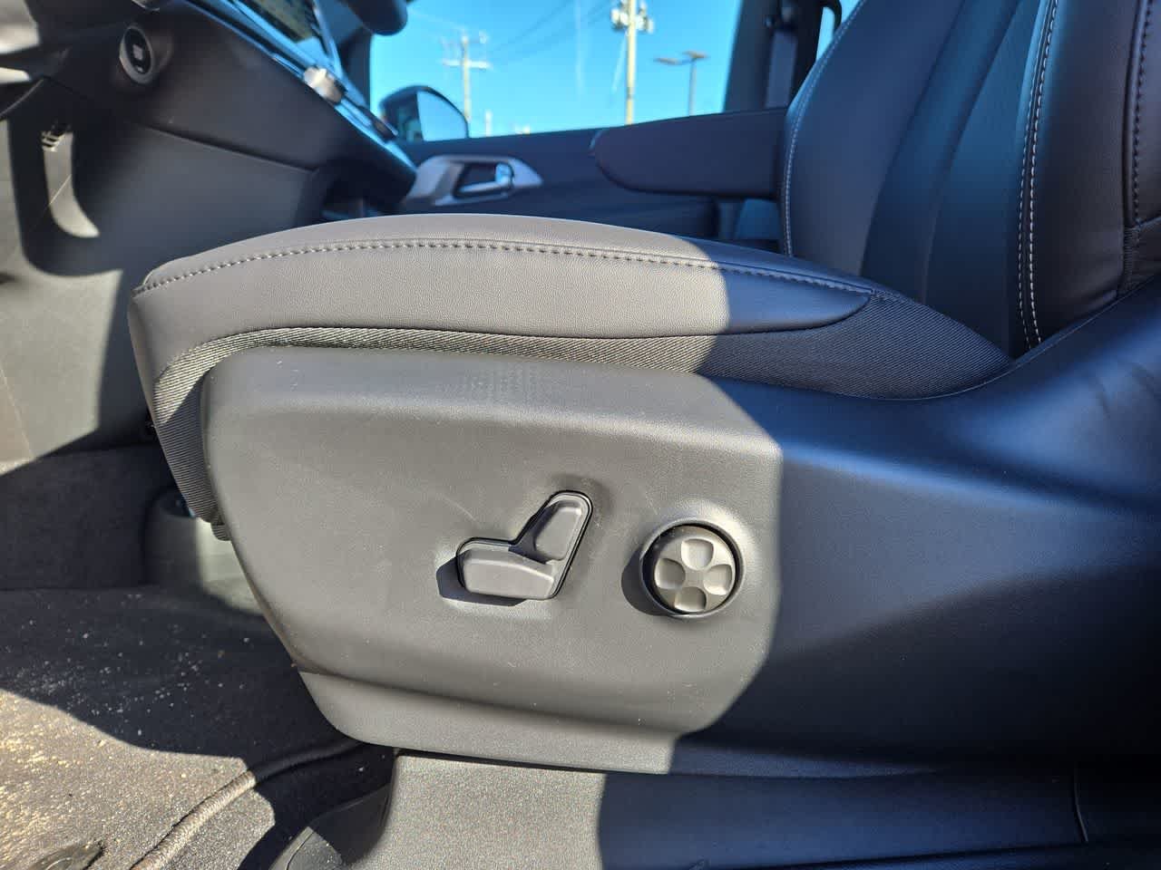 2026 Chrysler Pacifica Select - Photo 14