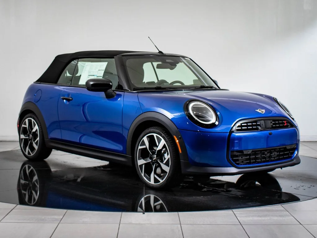 Certified Used 2026 Blazing Blue Metallic MINI Iconic image 12