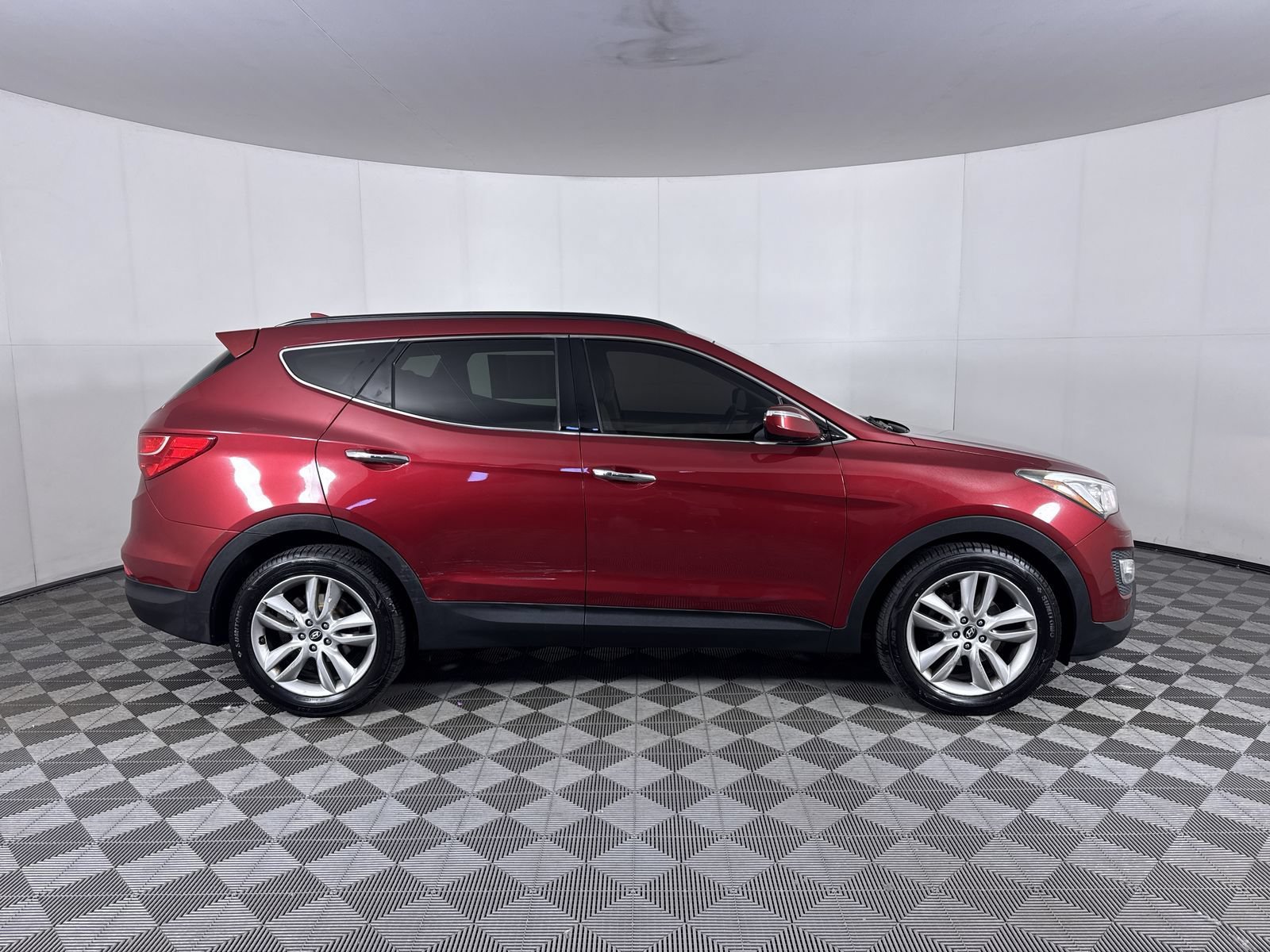 Used 2014 Serrano Red Hyundai  image 10