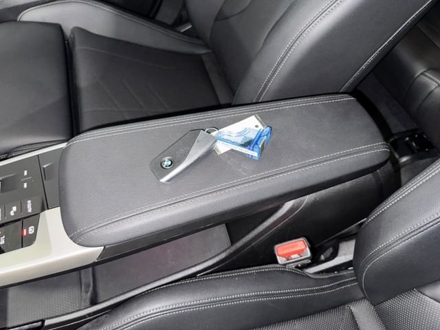 Used 2023 White Metallic BMW xDrive28i image 29