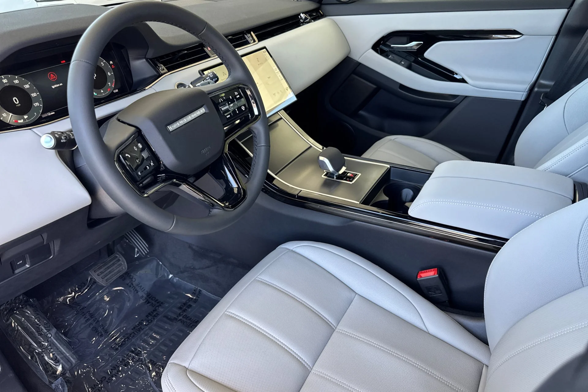 New 2026 ARROIOS GREY Land Rover Core S image 13