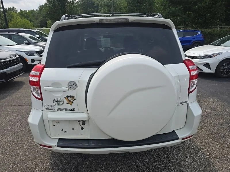 Used 2009  Toyota Base image 6