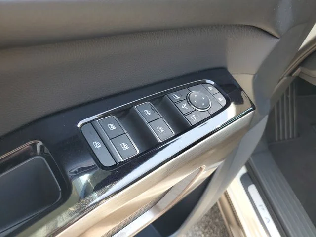 Certified Used 2024 White Nissan Platinum image 30