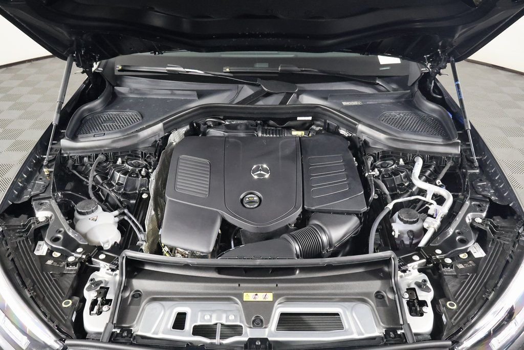 New 2026 Graphite Grey Metallic Mercedes-Benz GLC 300 image 9