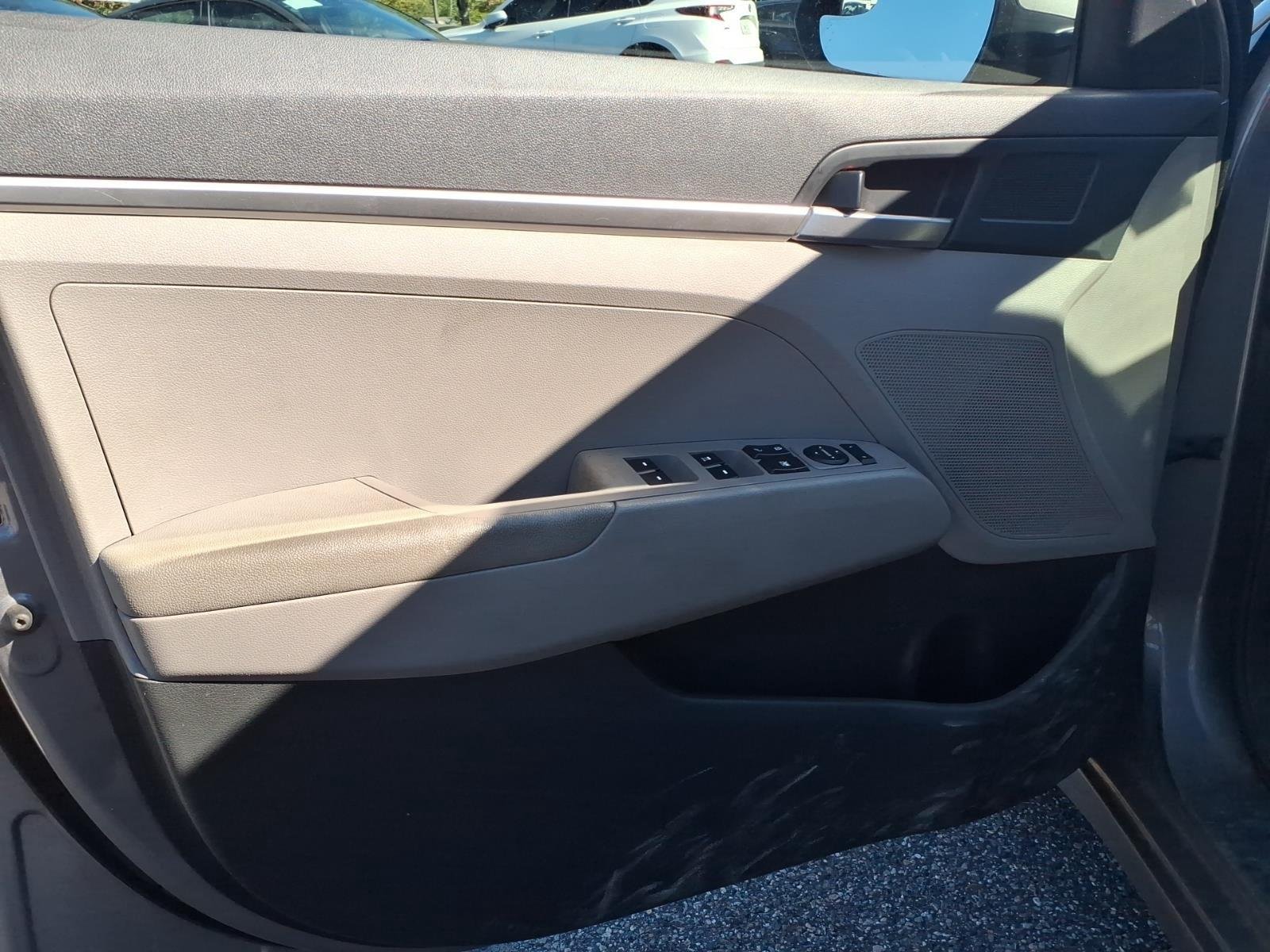Used 2020 Fluid Metal Hyundai SE image 22