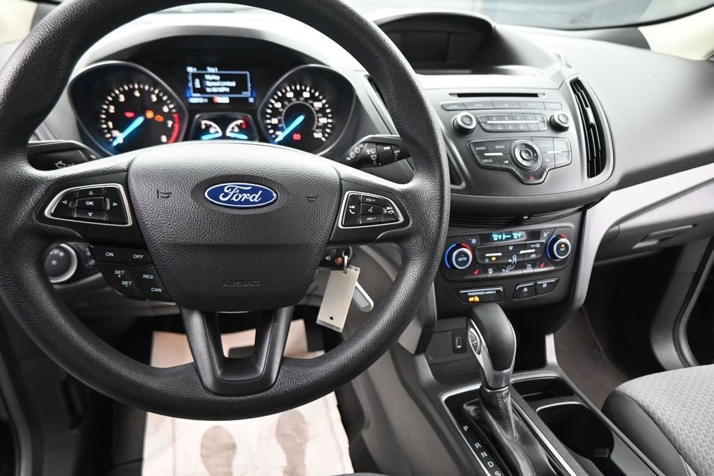Used 2018 Black Ford SE image 39