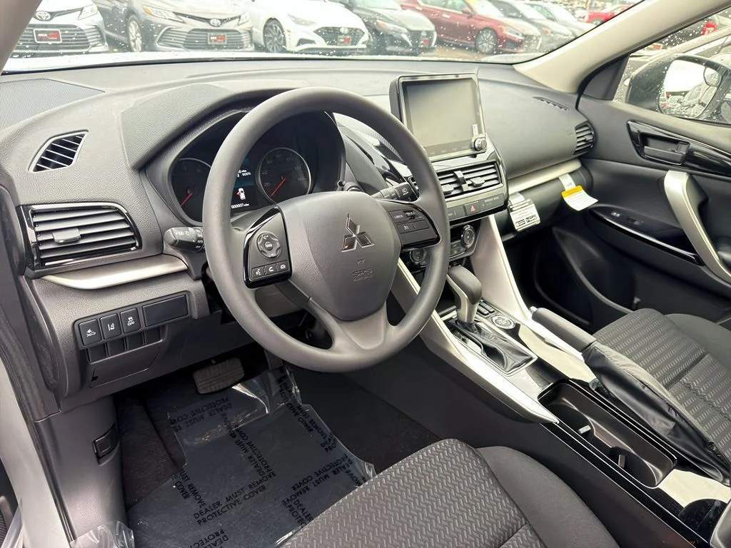 New 2026 Alloy Silver Metallic Mitsubishi LE image 12