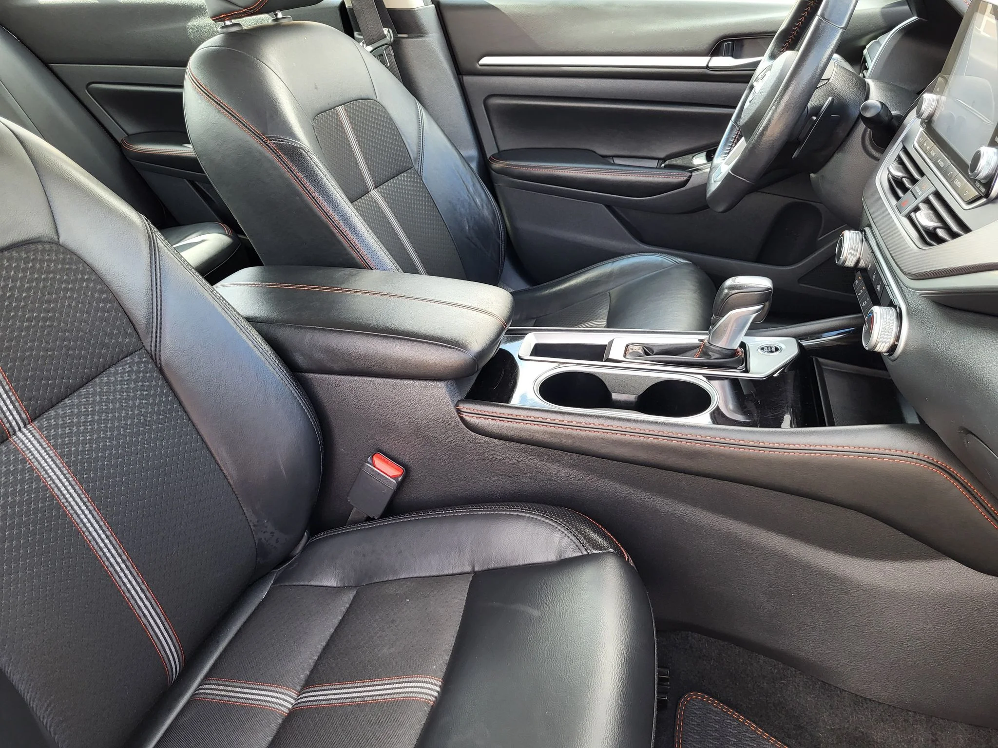 Used 2024 Silver Nissan 2.5 SR image 11