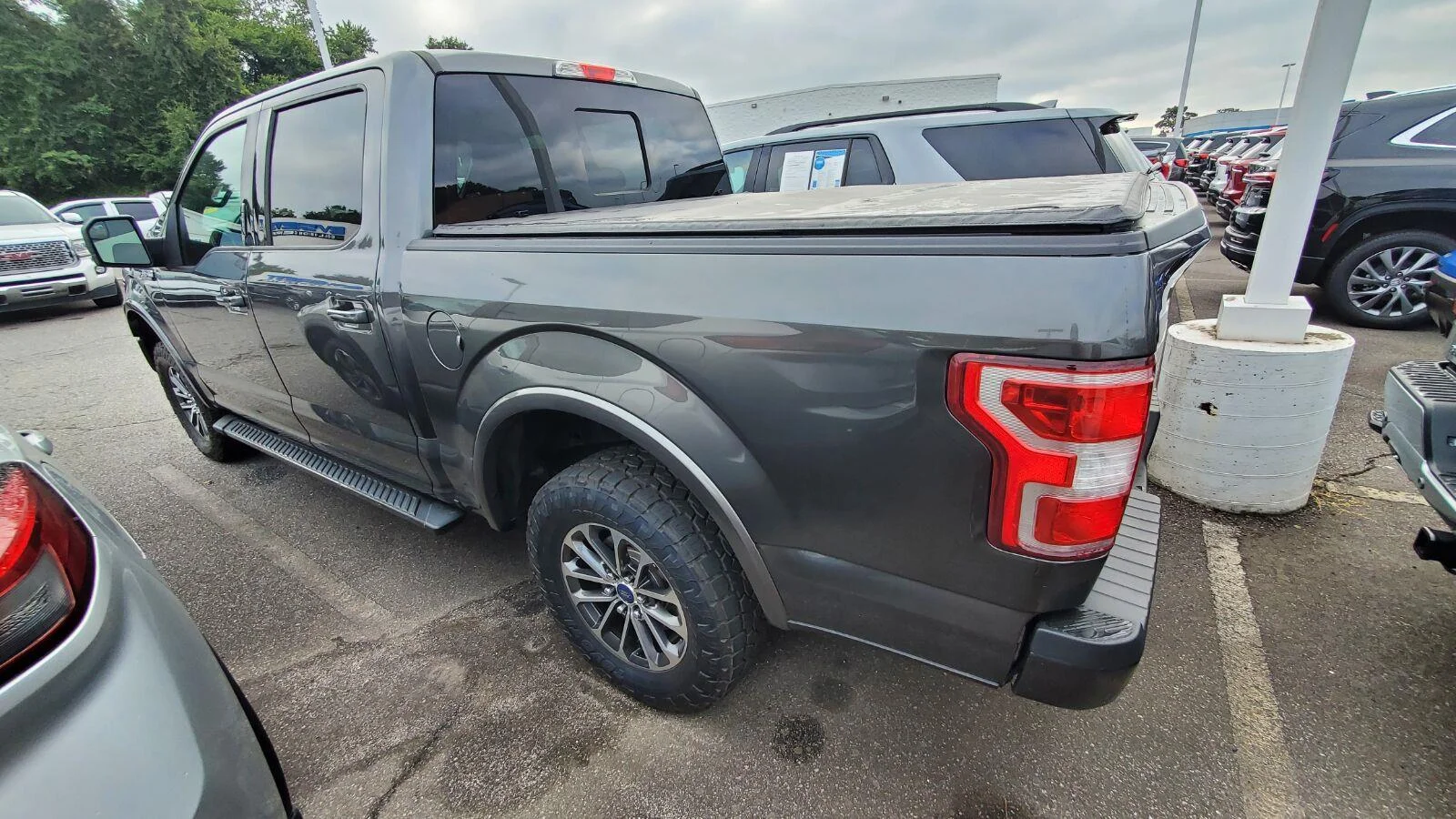 Used 2018 Magnetic Metallic Ford XL image 8