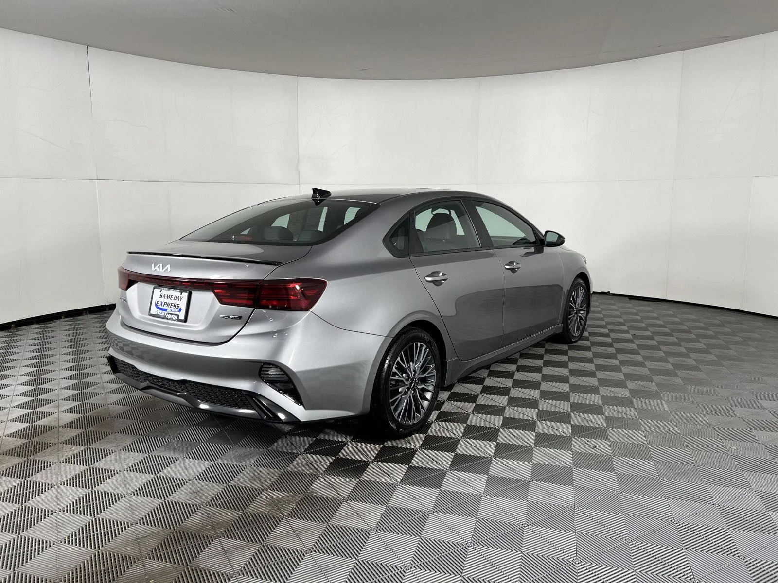 Used 2023 Steel Gray Kia GT-Line image 9