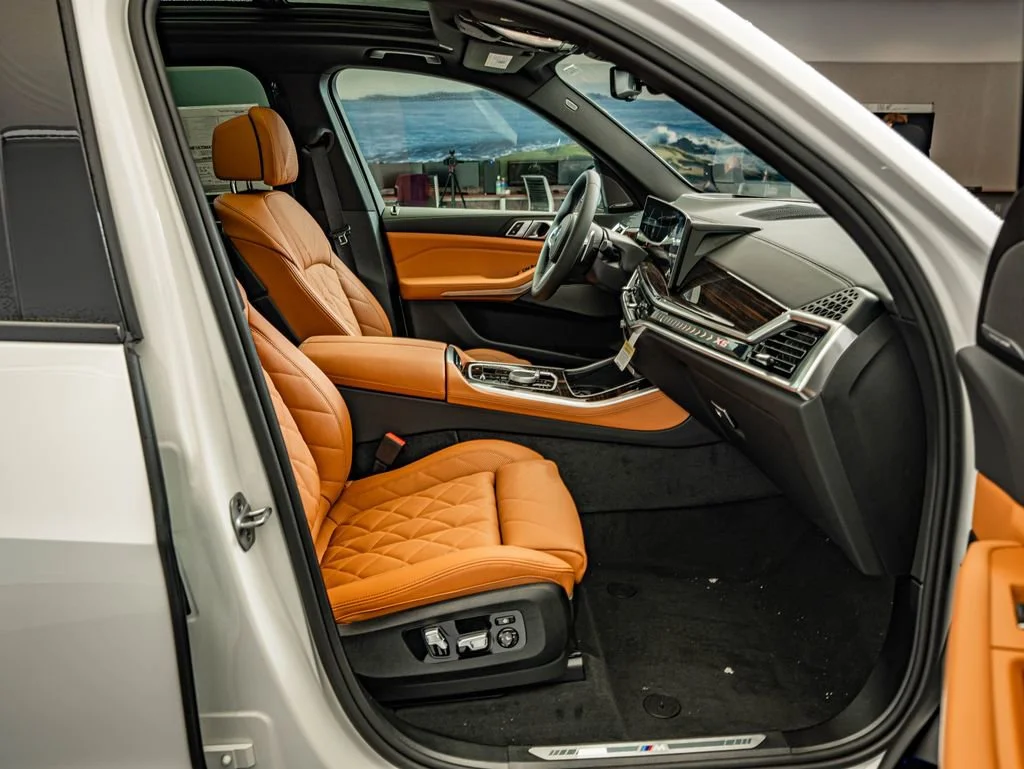 New 2026 White Metallic BMW xDrive50e image 34
