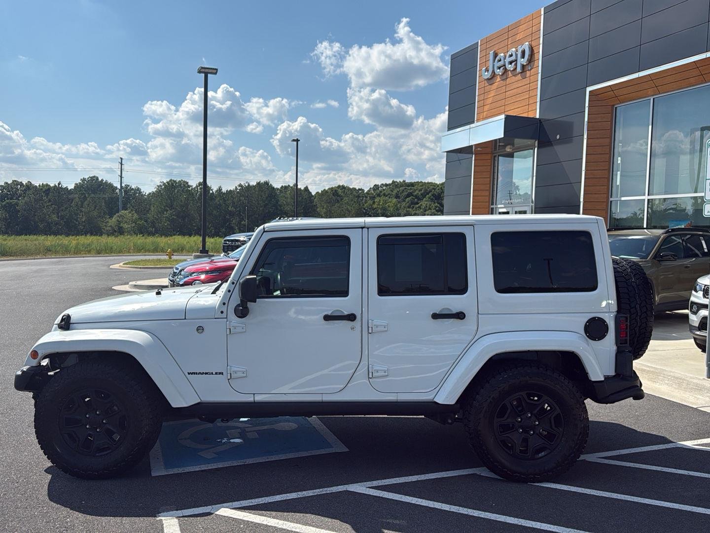 Used 2016 Bright White Clearcoat Jeep Backcountry image 8