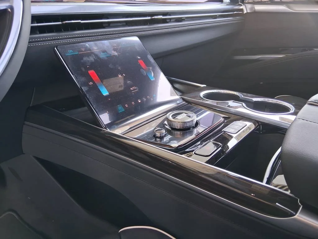 2026 Cadillac Escalade Luxury - Photo 19