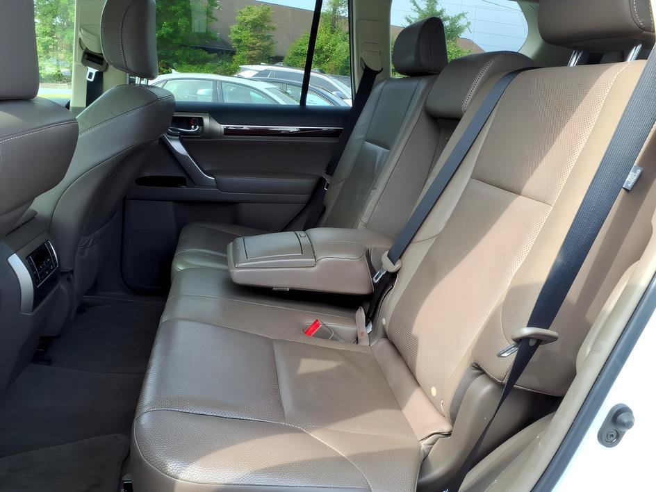 Used 2018 Starfire Pearl Lexus 460 image 11