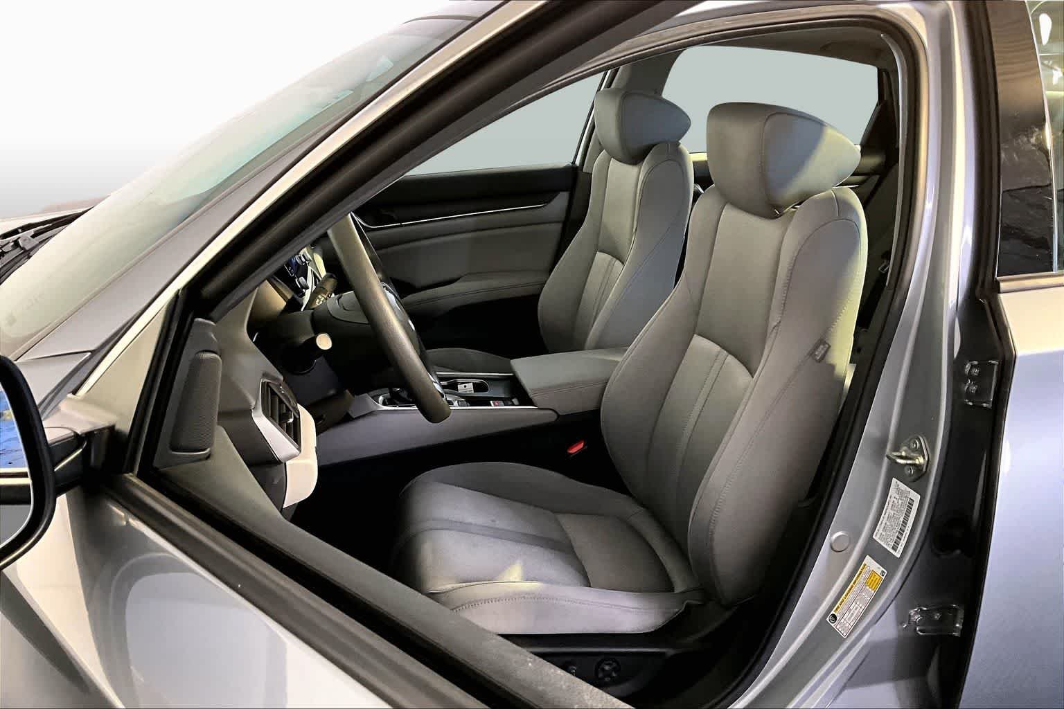 Used 2020 Lunar Silver Metallic Honda EX image 9