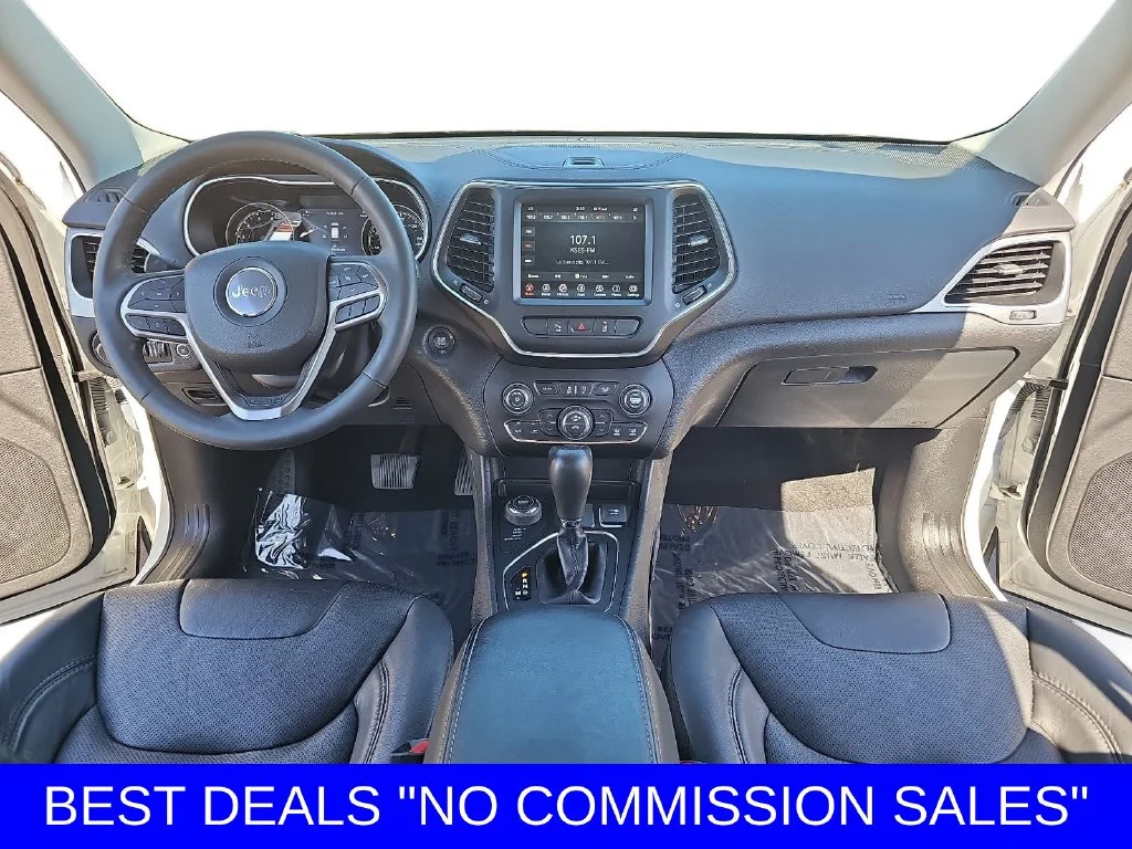 Used 2021 Bright White Clearcoat Jeep Latitude Lux image 9
