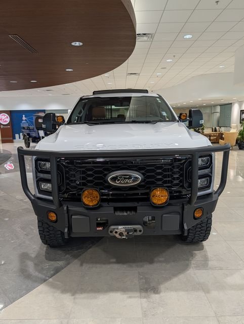 New 2026 Oxford White Ford XLT image 2