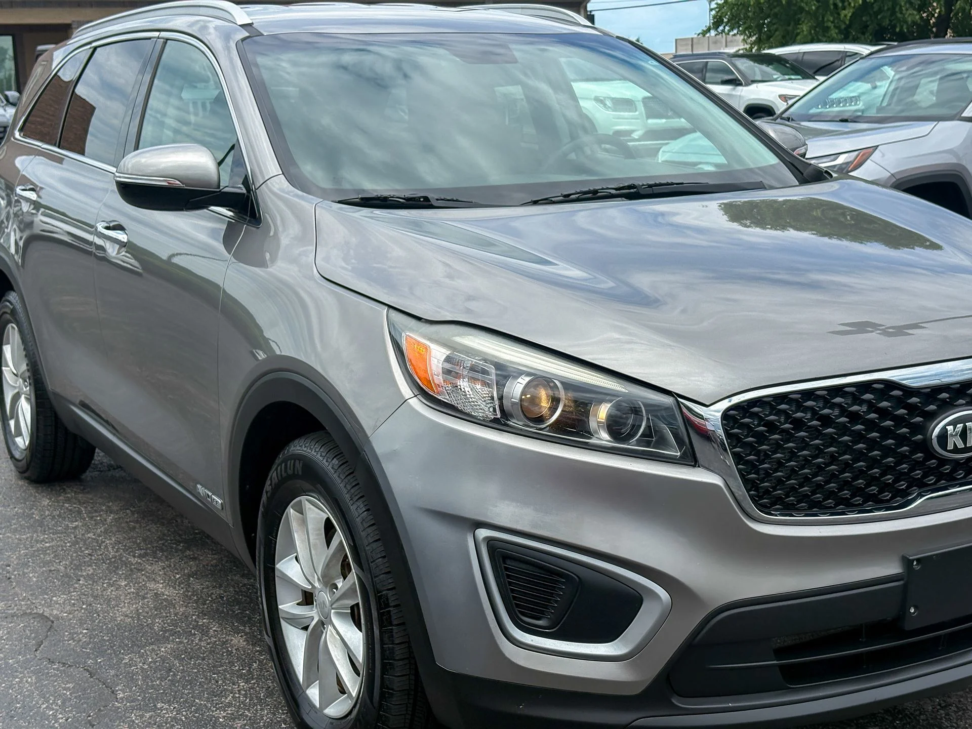 Used 2018 Silver Kia LX image 3