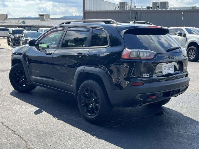 Used 2019 Diamond Black Jeep Trailhawk image 7