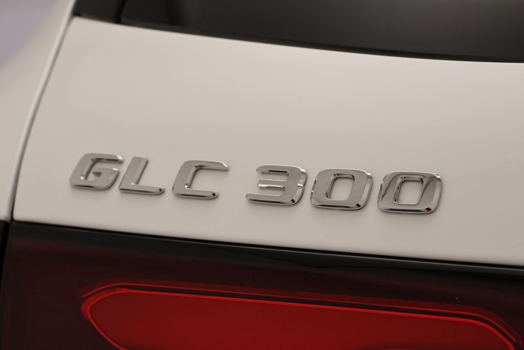 Certified Used 2026 Polar White Mercedes-Benz GLC 300 image 9
