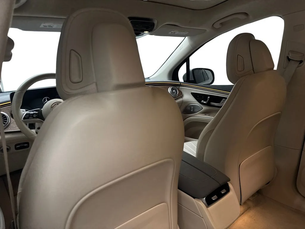Used 2023 White Mercedes-Benz 450 image 33