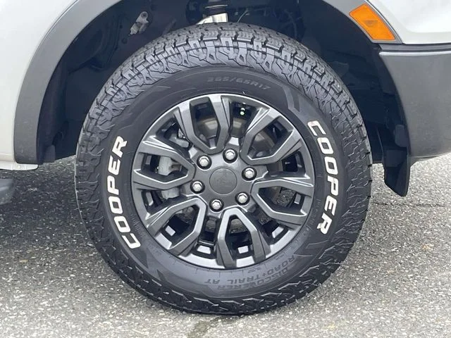 Used 2019 White Platinum Clearcoat Ford Lariat image 7