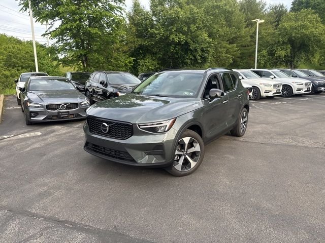 2026 Volvo XC40 B5 Core Dark AWD's photo