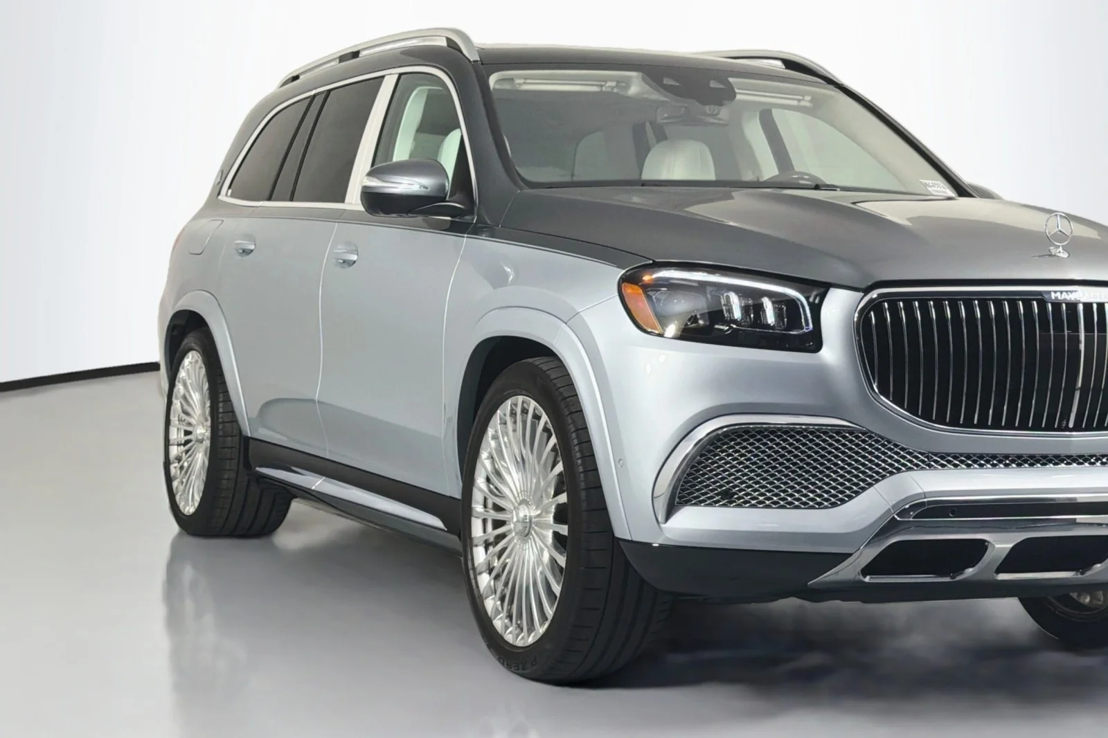 Certified Used 2023 Cirrus Silver Metallic Mercedes-Benz Maybach GLS 600 image 18