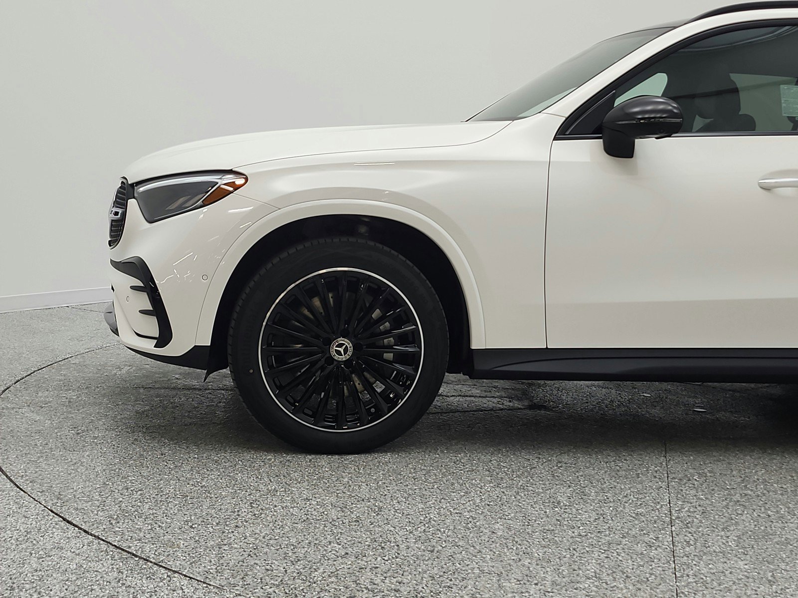 New 2026 Polar White Mercedes-Benz GLC 300 SUV image 39