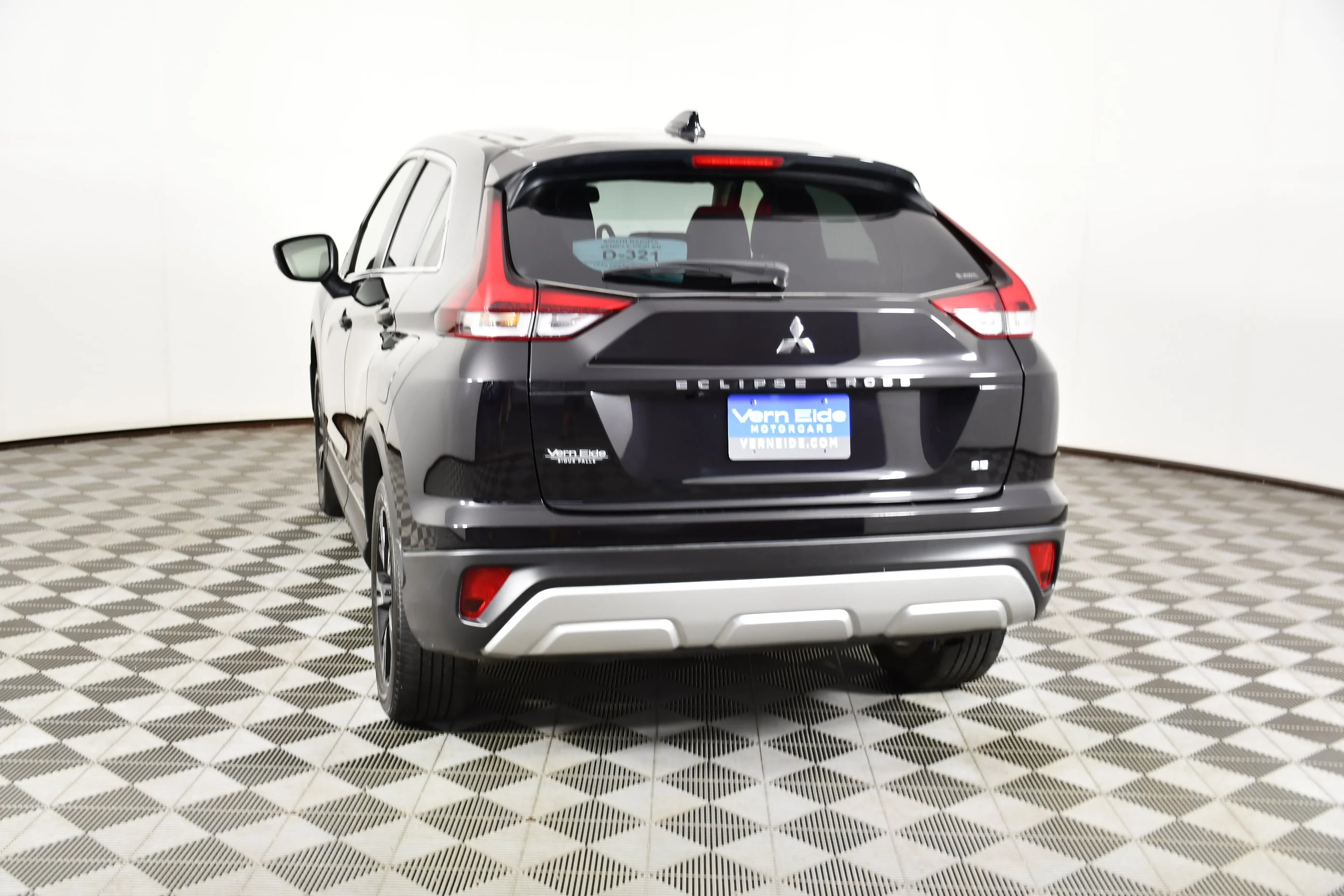 Certified Used 2025 Black Mitsubishi SE image 7