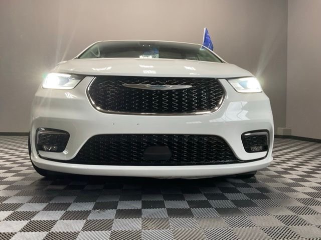 Certified Used 2021 Bright White Clearcoat Chrysler Touring image 3