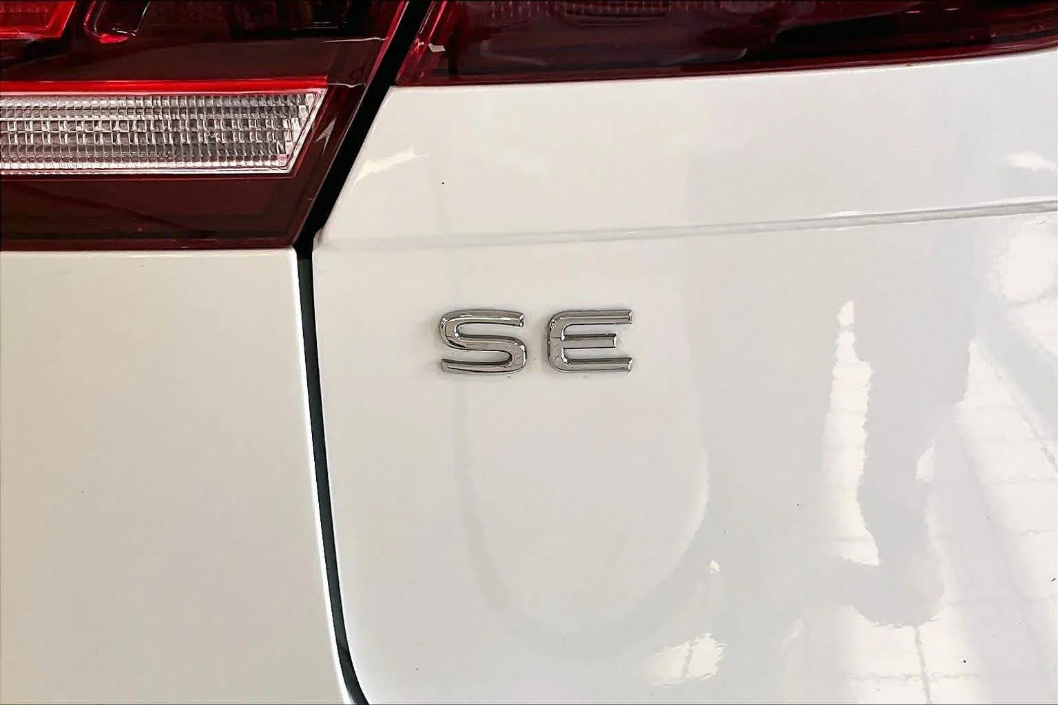Used 2023 Opal White Pearl Volkswagen SE R-Line Black image 31