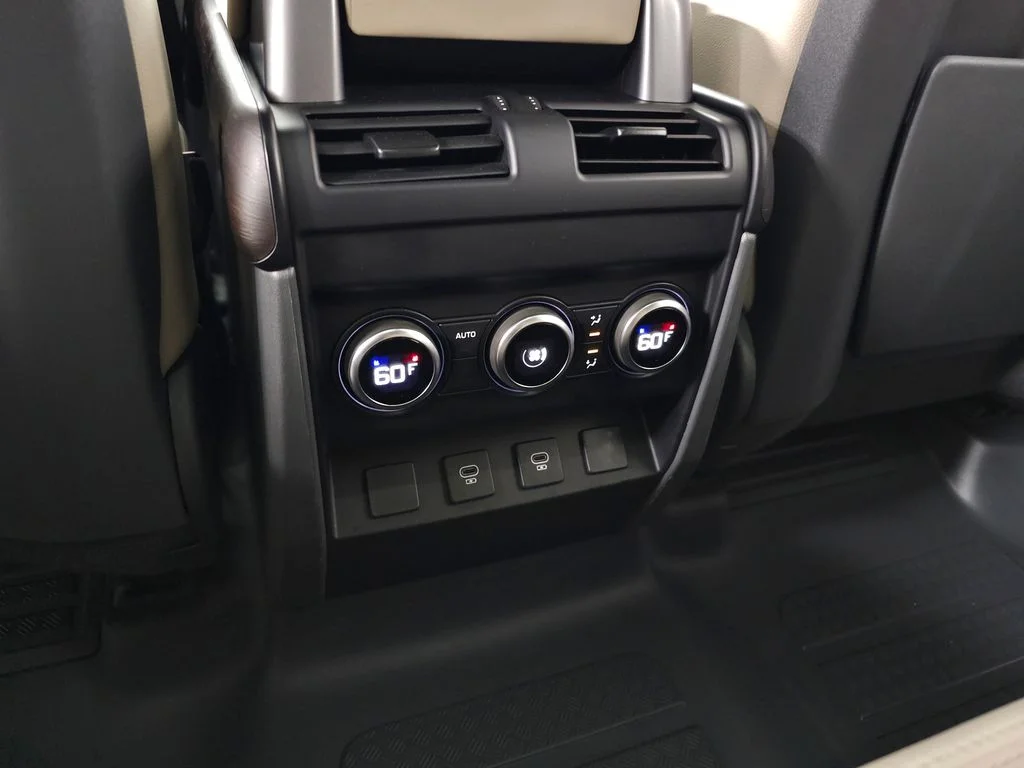 Used 2023 Black Land Rover S image 33